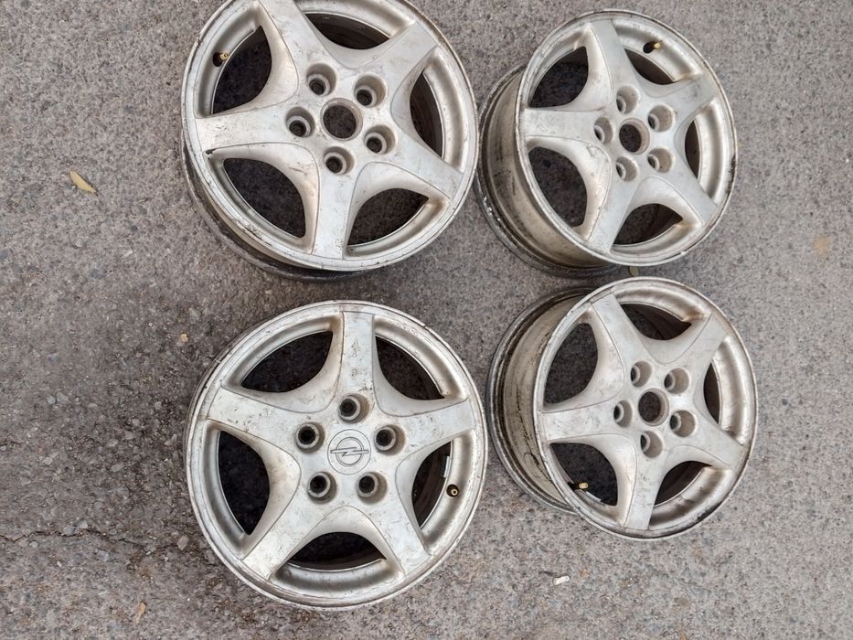 Диски на Опель в хорошем состоянии.