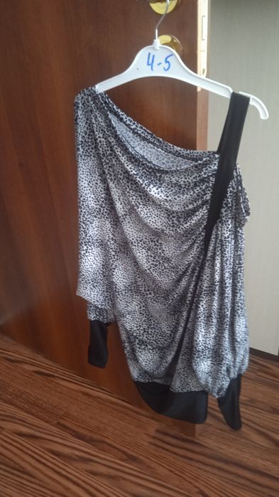 Дамски блузи М размер.