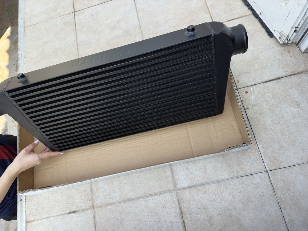 Нов! Черен Интеркулер Proto 600x300x76