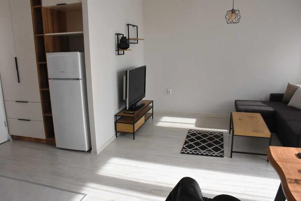 Дава се под наем Двустаен апартамент в Варна, Център - 60 кв.м за 700 € - Снимка #4