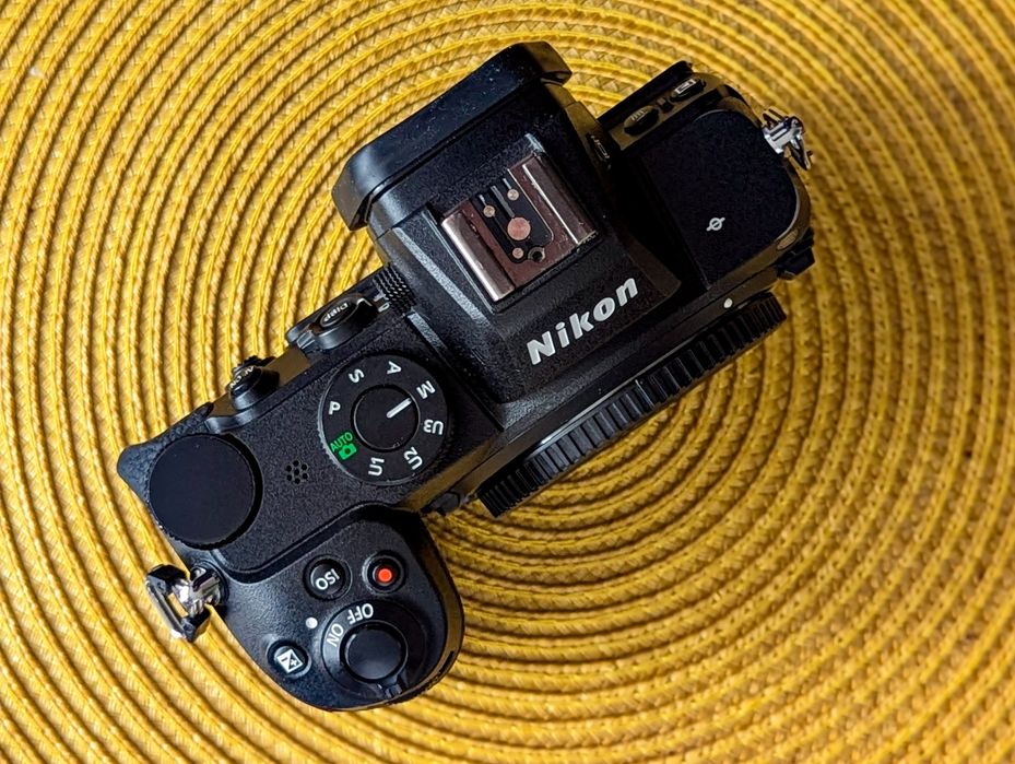 Body Nikon Z5 (cutia + accesorii)