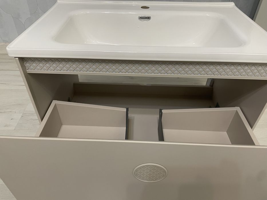 Умывальник, длина 80 см, новый в упаковке