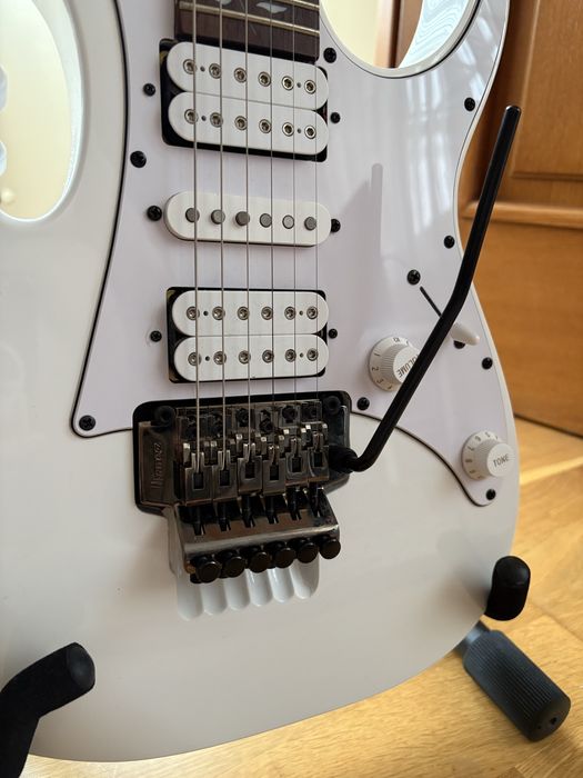 Ibanez  JemJr-WH