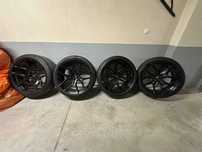 Vossen 23 ковани джанти EVO 4 Gloss Black