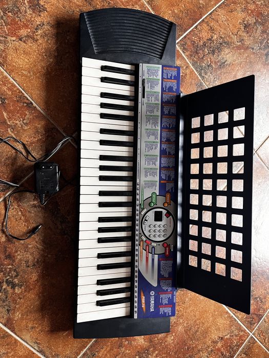 Orga Yamaha PSR-74
