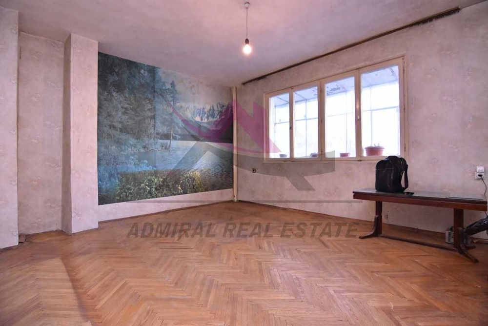 Продава се Двустаен апартамент в Варна, Център - 50 кв.м за 2060 €/кв.м - Снимка #1