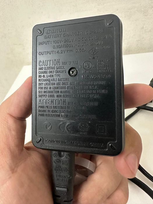 Зарядка от цифрового фотоаппарата Кэнон