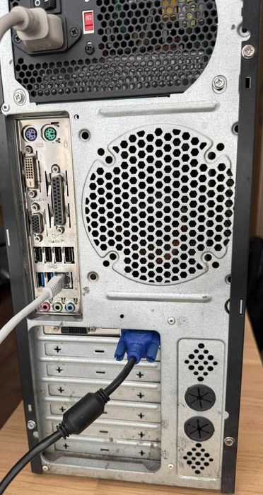 Настолен компютър  Intel Core i3-4330