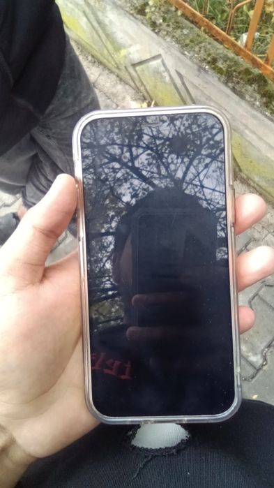 Продавам iPhone 12 64GB
