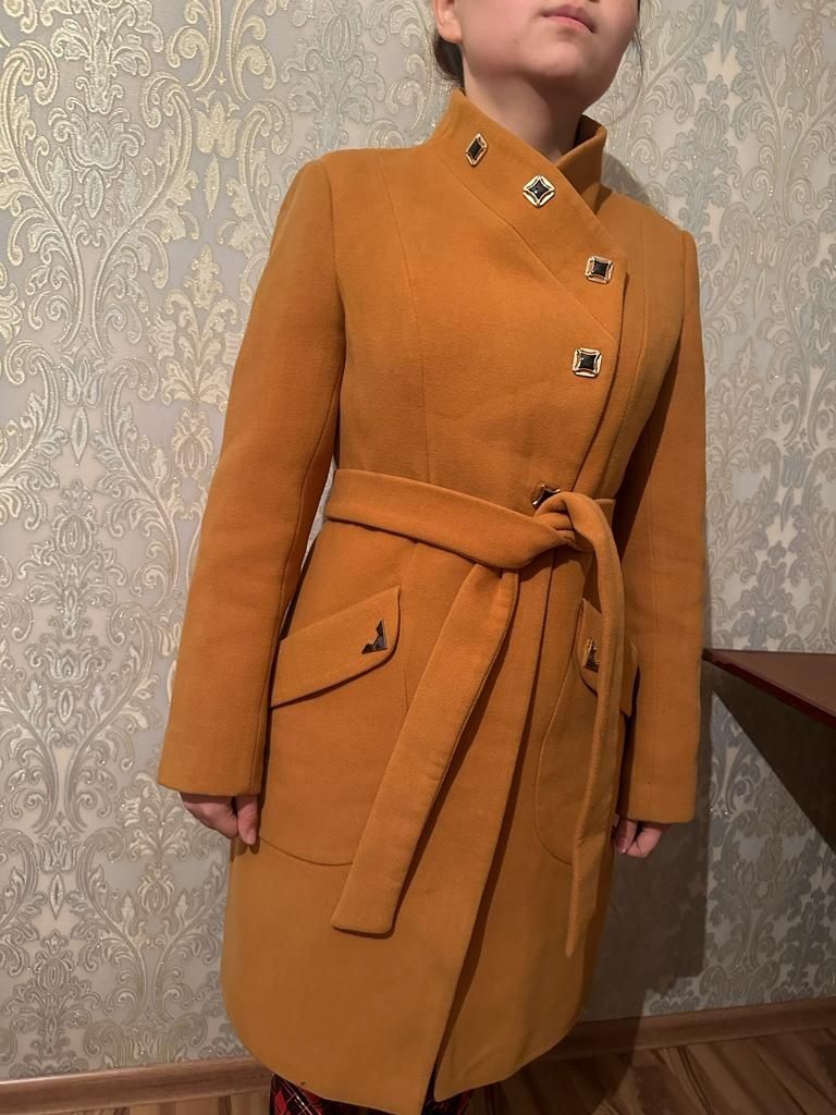 Пальто демисезонная женская 46 размер