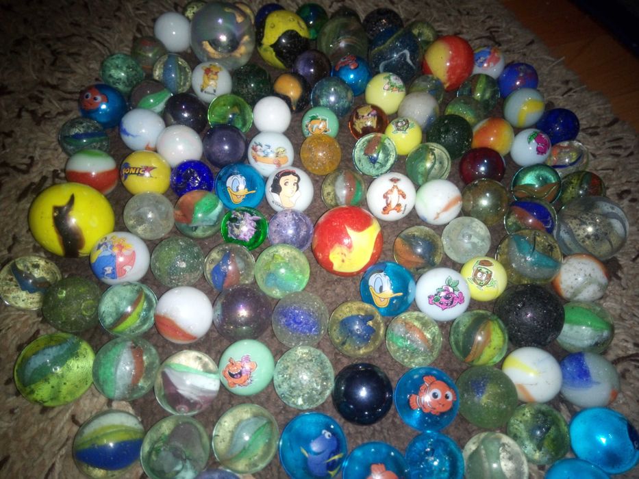 de   vanzare  bila  marmura  din     sticla   !!!