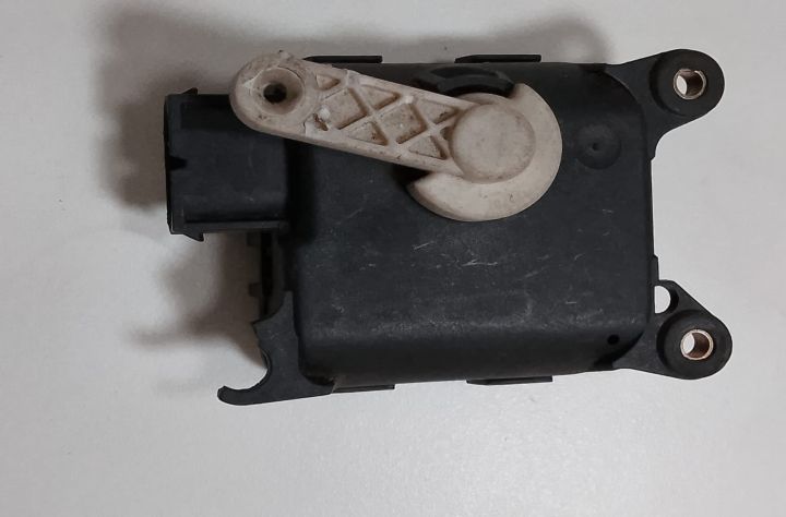 Motoras  Bosch Clapeta Aeroterma  0132801138 Audi A6 4B/C5 (facelift)