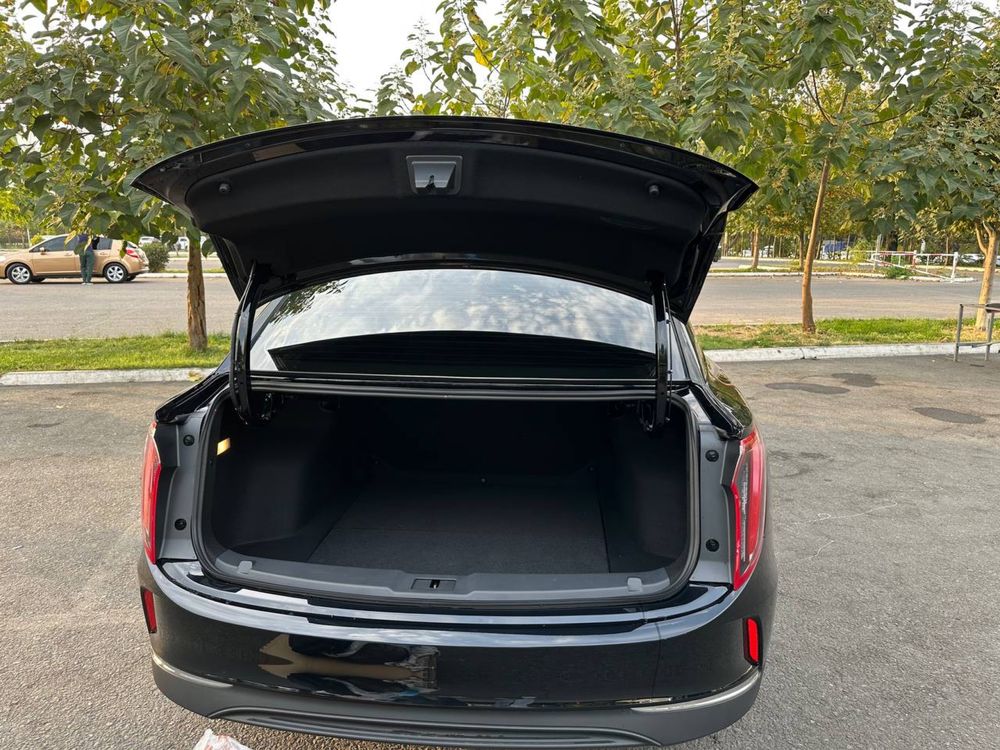 Hongqi eqm 5  500км аренда с выкупом
