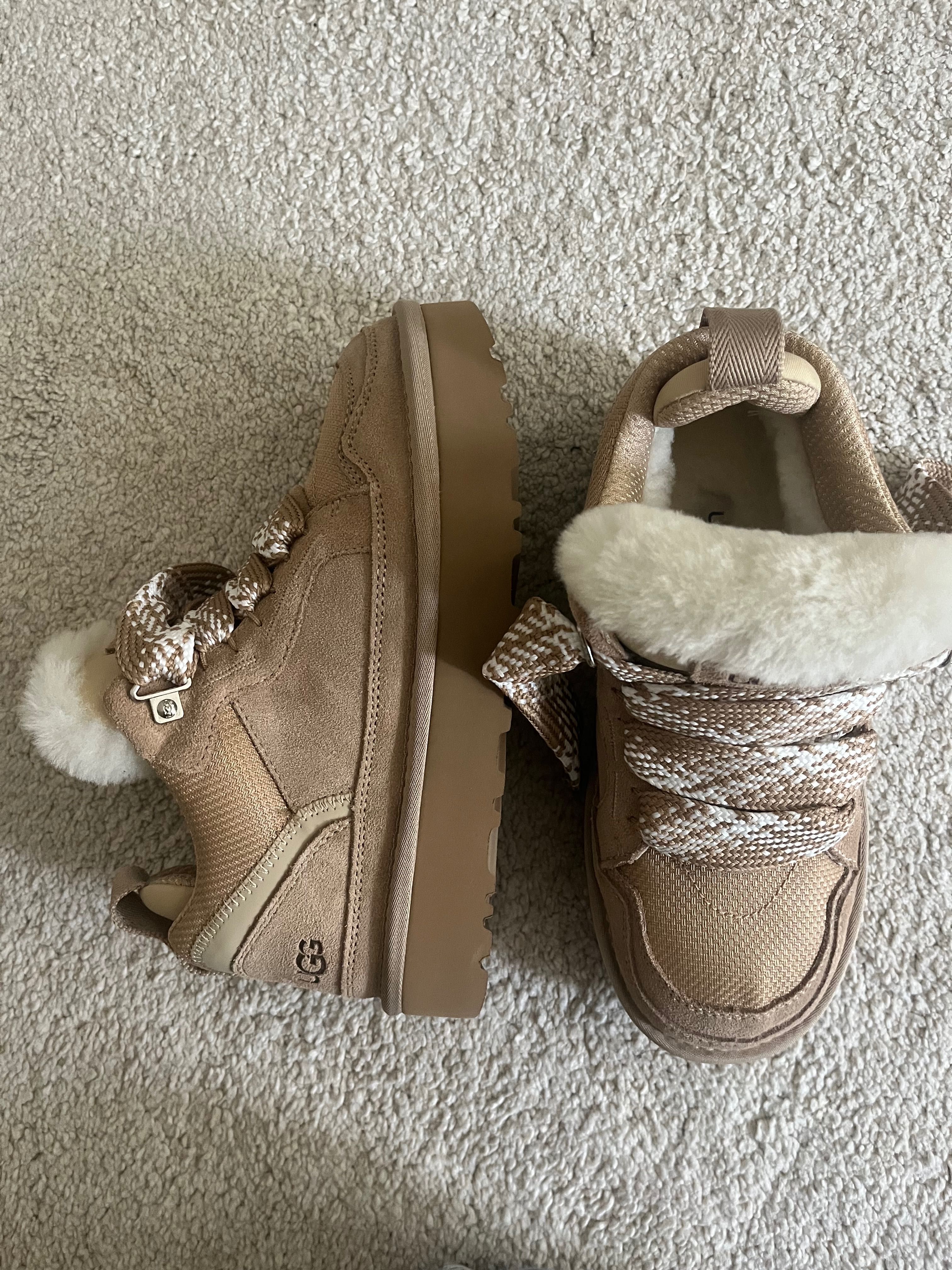 Дамски зимни обувки UGG