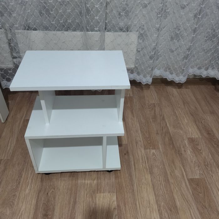 Продам полочку для прихожей.