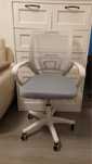 Scaun ergonomic alb-azur cu inaltime reglabila
