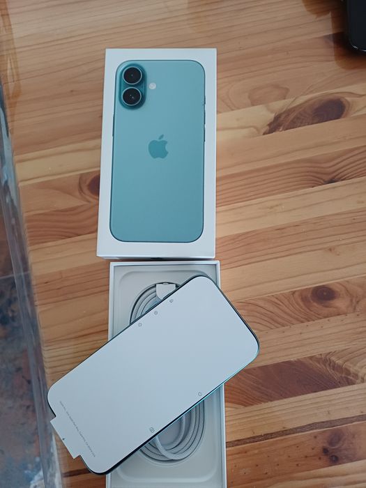 Iphone 16 nou. A fost desfăcut doar pentru poze