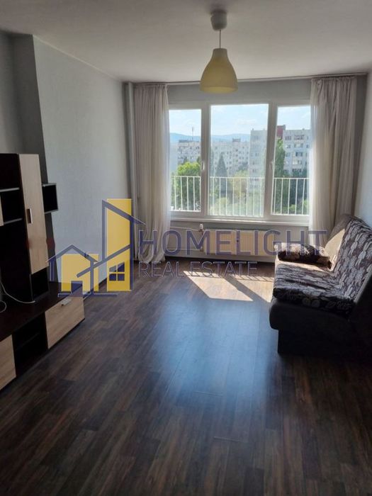 Двустаен апартамент в кв. Дружба 2