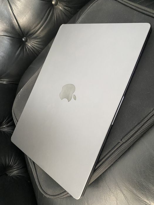 MacBook Pro 14-inch/ M4 / 16 Gb RAM / 512 Gb / Space Black/ Foarte bun