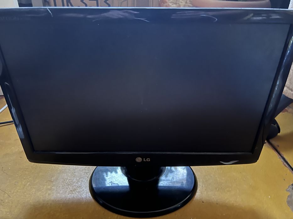Монитор LG Flatron W1943C