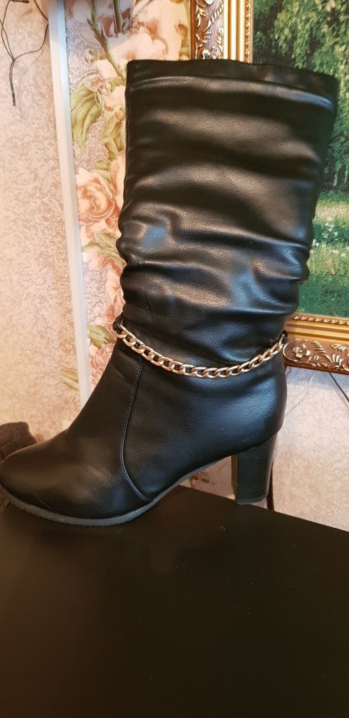 Продам зимние сапоги