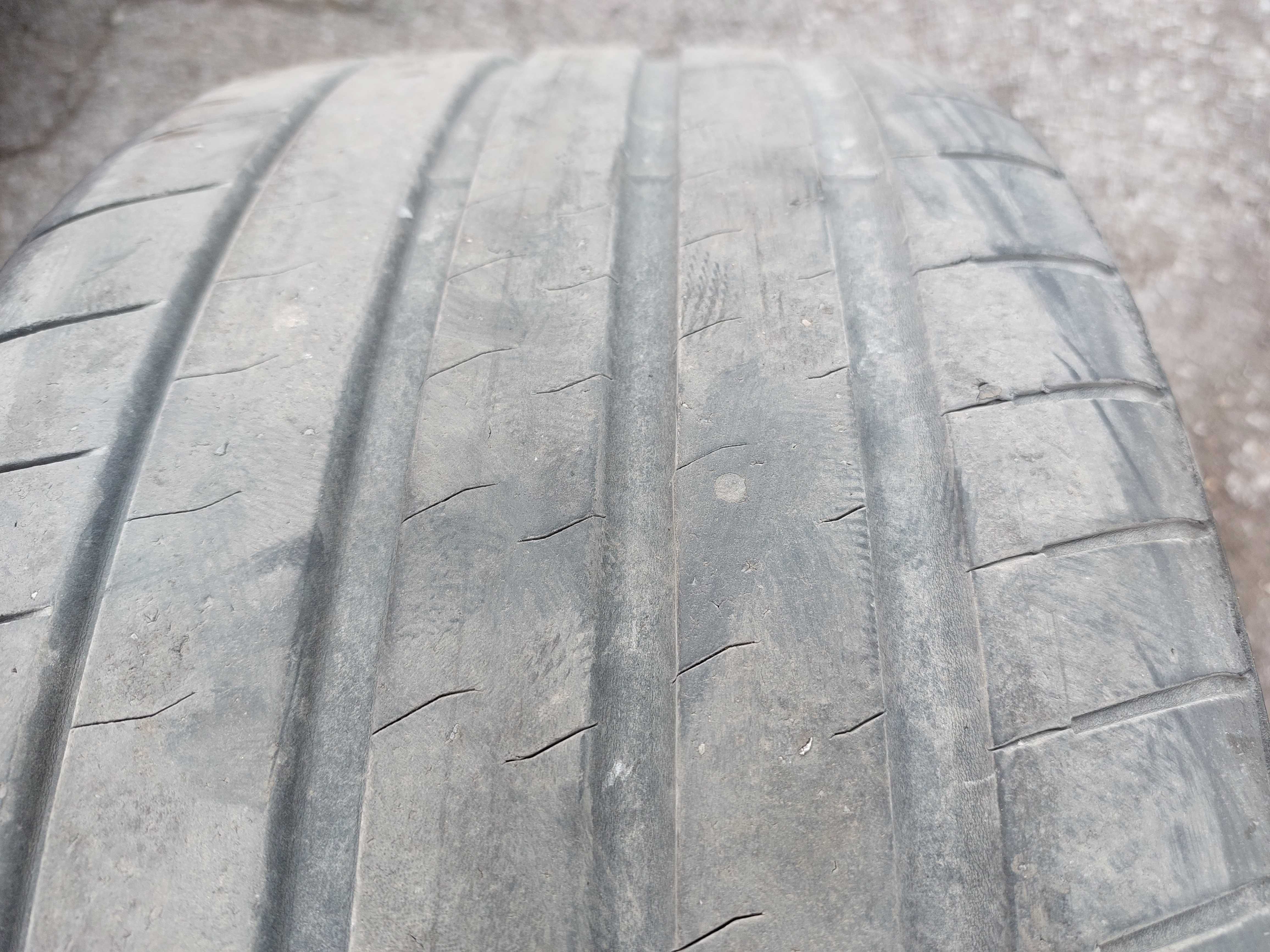 245/30/20 Bridgestone Potenza Sport DOT 22 година 5мм грайфер