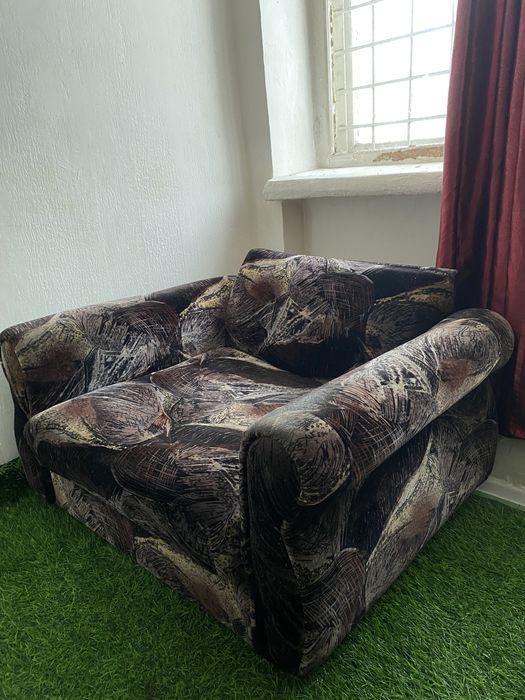 Раскладывающаяся кресло кровать