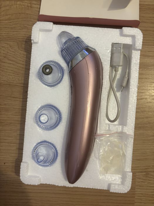 Dispoziriv de curatare a tenului