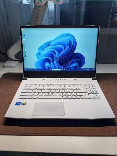 Белый игровой ноутбук MSI Sword 15, Intel i5, RTX 3060