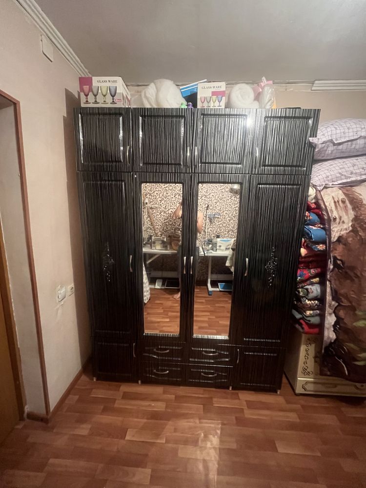 Продам шифоньер в отличном состояний
