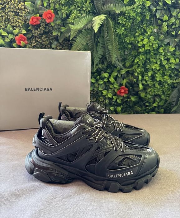 adidasi balenciaga track