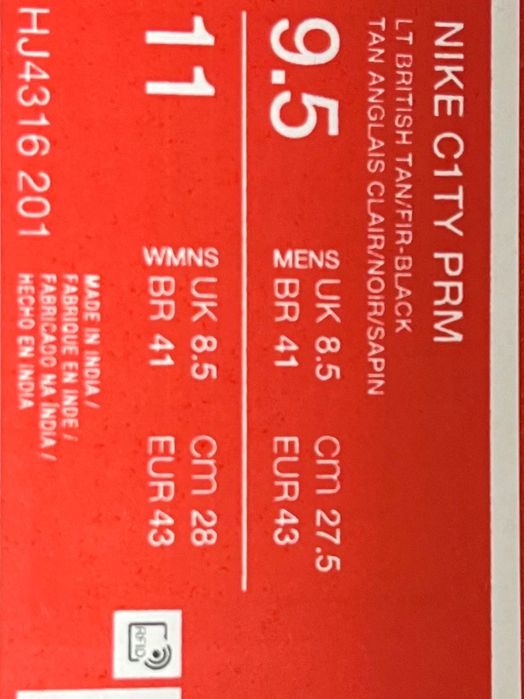 Pantofi sport Nike: model C1TY PRM și model SB PS8 mărimea 43