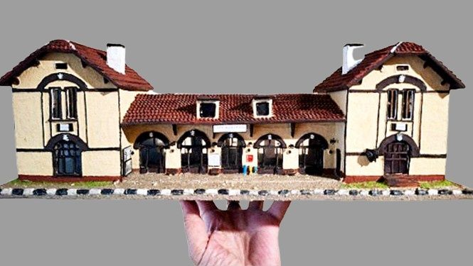 Продавам авторски бутиков модел на жп гара-колекционерски уникат