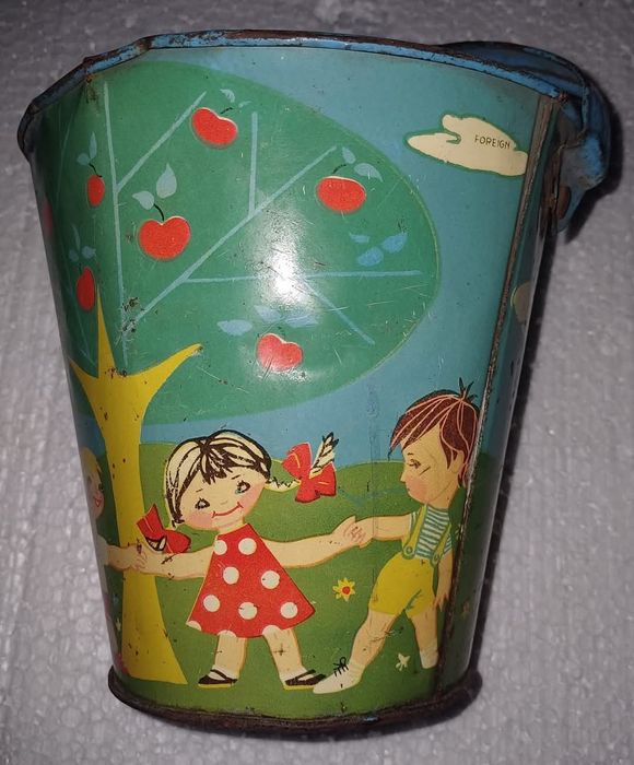 Galetusa veche tabla pentru copii joaca la nisip / Romania comunism