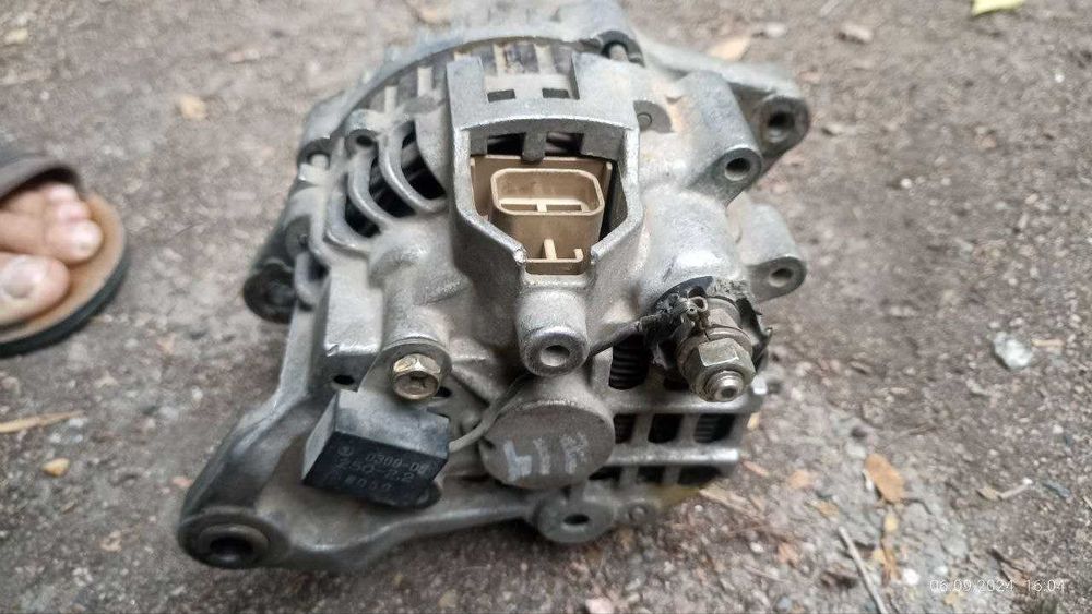 Генератор Ниссан  GA16DE