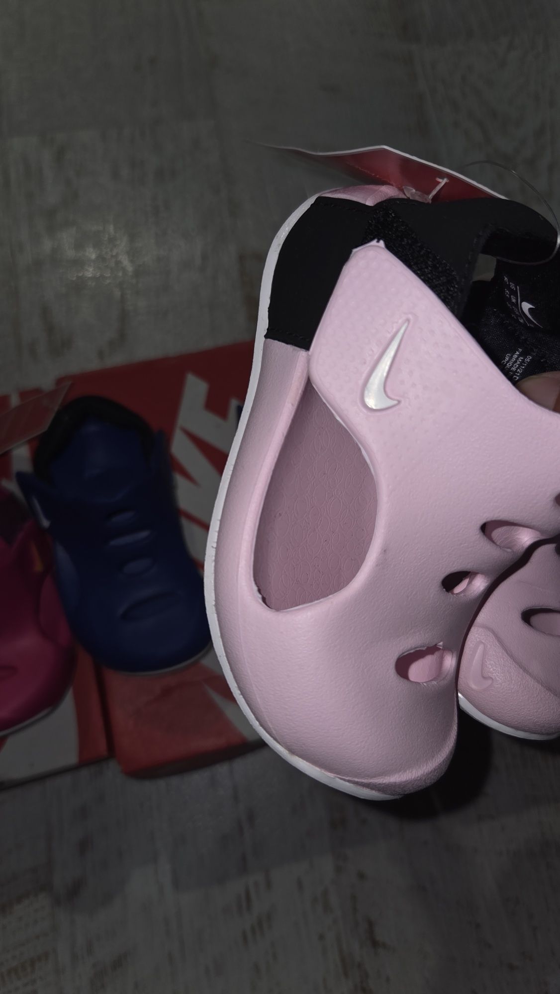 NIke нови и оригинални детски сандали