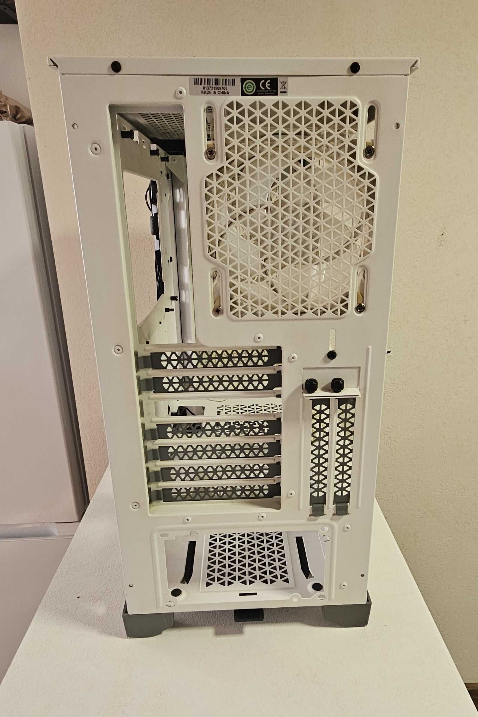 Компютърна кутия Corsair 4000D AIRFLOW