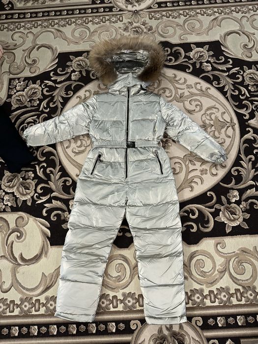 Продам зимний комбез на девочку