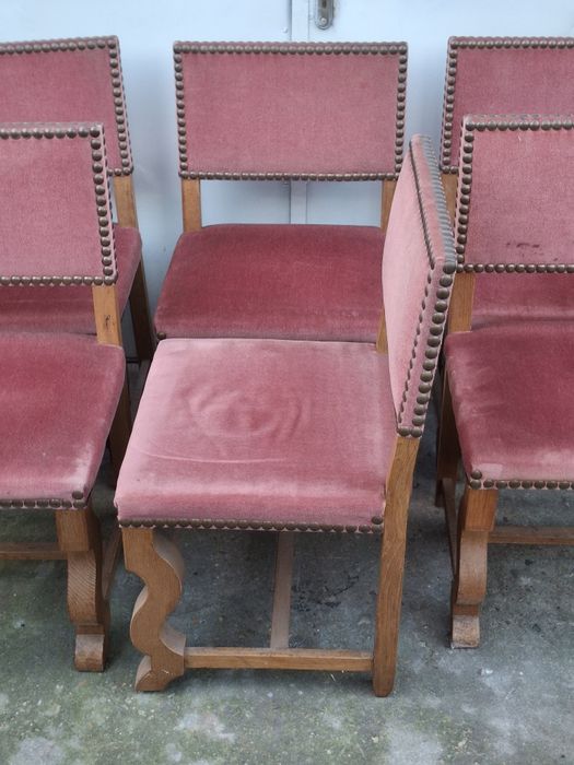 Шест  стола за хранене