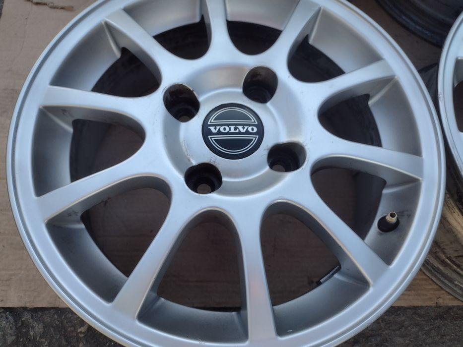 Перфектни 15-4х114.3 ЕТ44 6j Vovo S40. V40