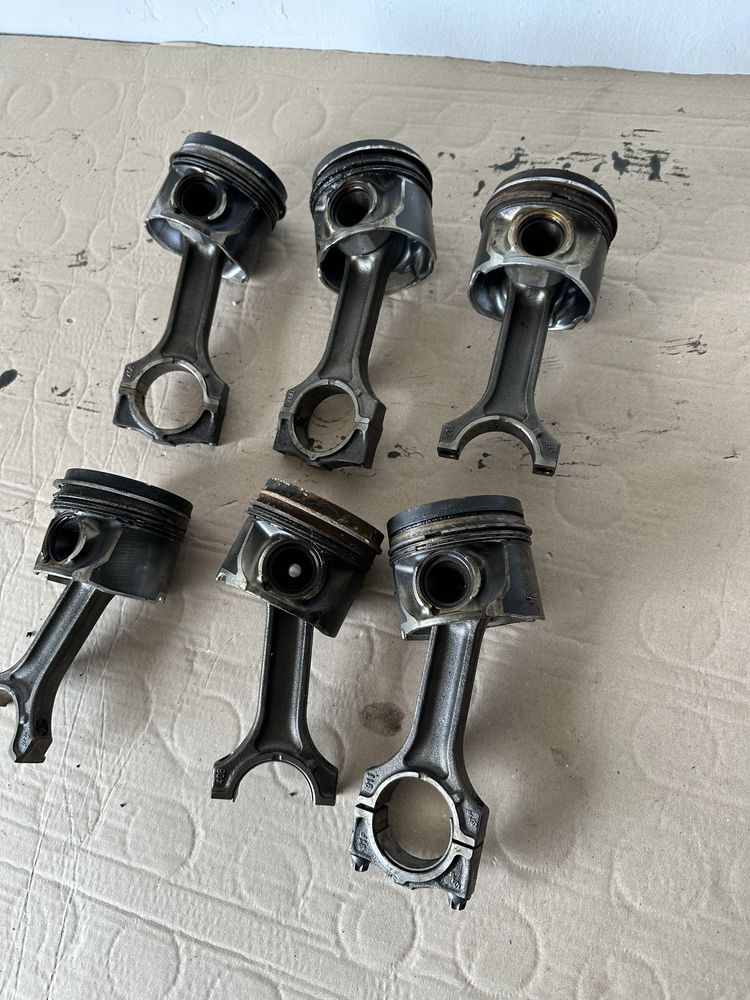 Piston pistoane BMW seria 5 E60 E61 218cp X5 E53 218cp  3.0 diesel