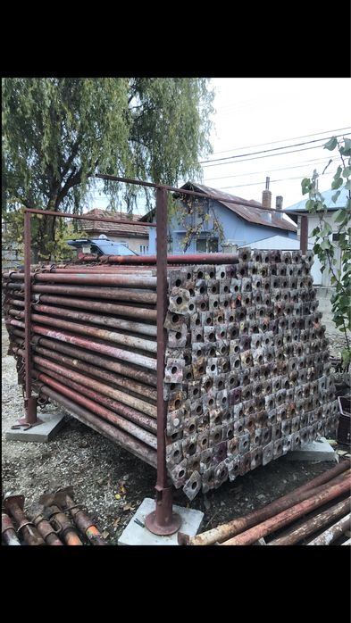 Popi metalici de inchiriat
