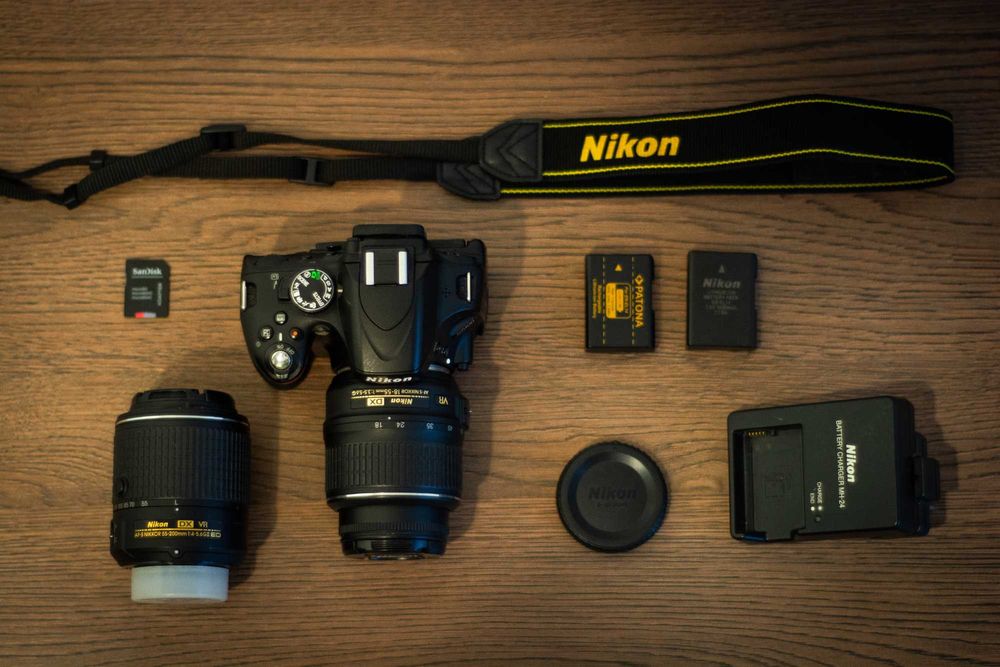 Nikon d5100 kit + obiectiv 55-200mm si accesorii