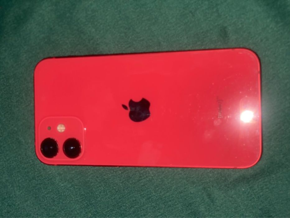 Vand iphone 12 mini red sau schimb