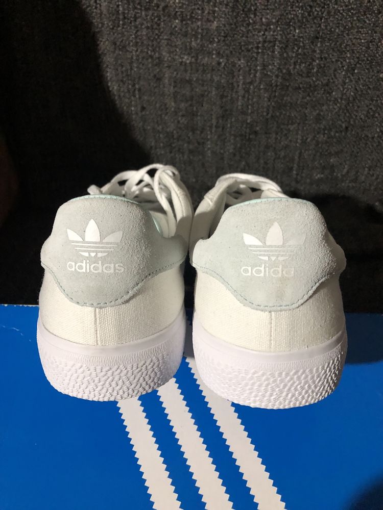 incaltari  tenisi  adidas