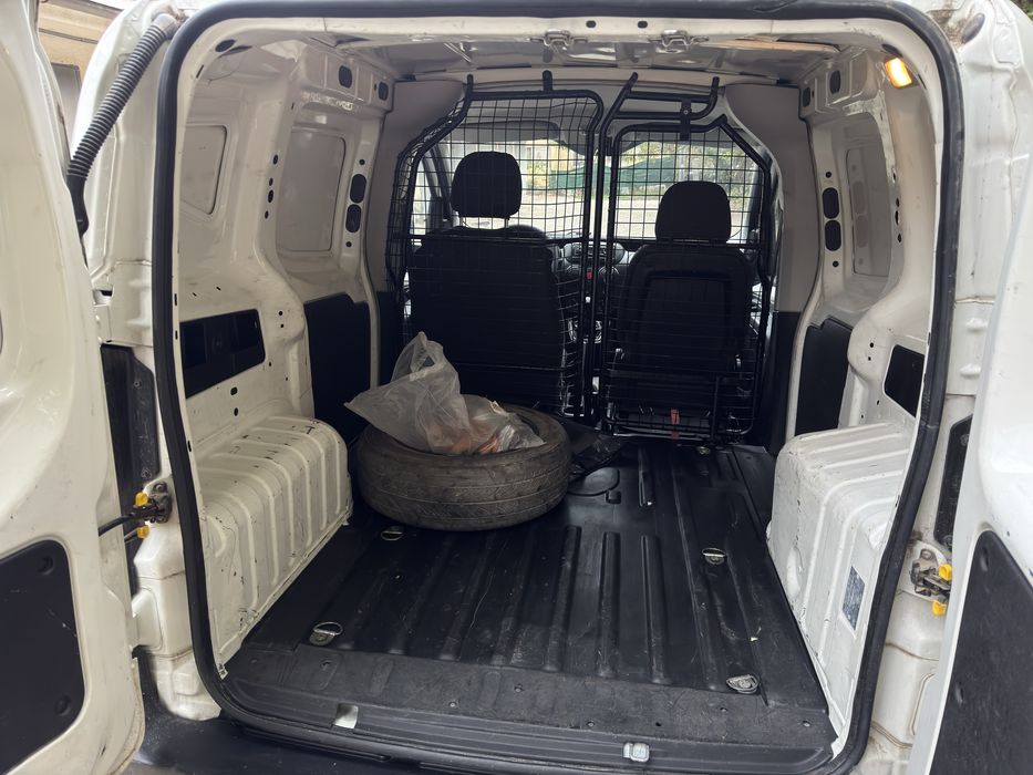 Peugeot bipper.