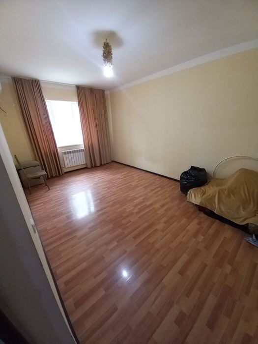 Motrid 2 xonali Sotiladi