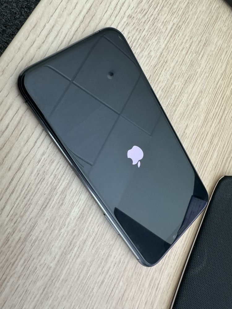 Продавам Iphone 11 Pro