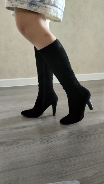 Күз етік сатылады