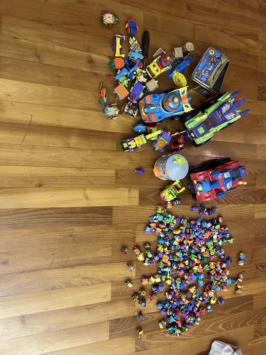 Set super zings figurine, masinute